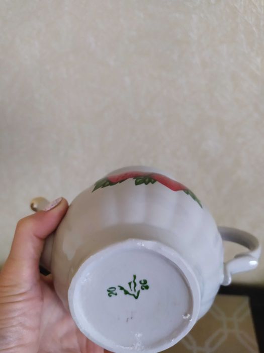 Чайник заварник с клубничками