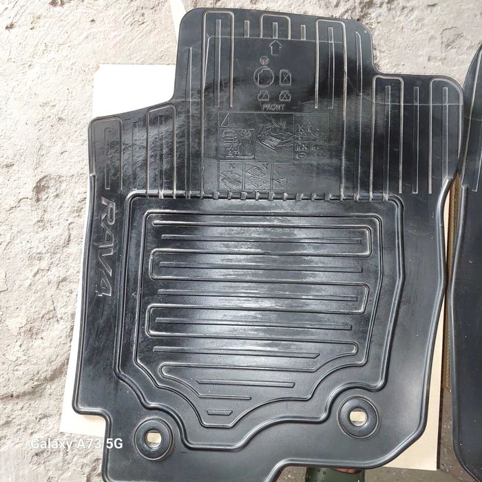 Продам коврики на РАВ-4 2015 2018