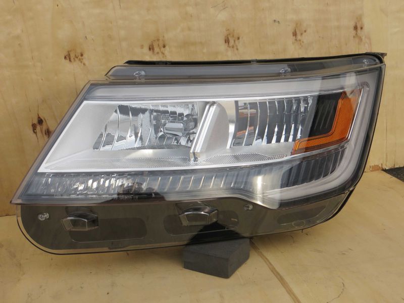 Фара Ford Explorer 2016-2019 !! без LED ДХО !! ( 7 PIN )