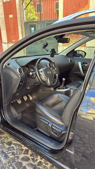 Nissan Qashqai -  Versão Tekna Premium - 123 mil km (2012) - veiculo nacional