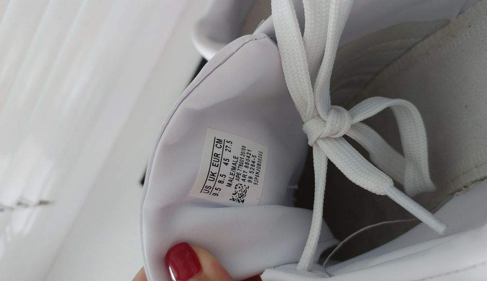 Чоловічі кросівки