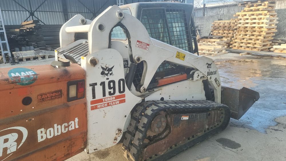 Bobcat T190 навантажувач гусеничный