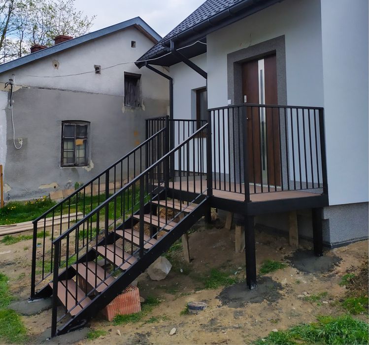 Schody zewnetrzne deska kompozytowa