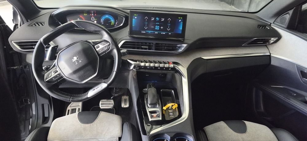 Peugeot 3008 GT híbrido plugin salvado