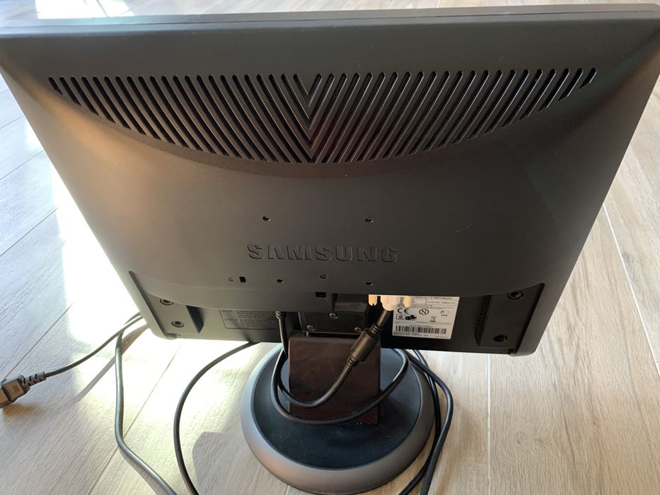 Samsung SyncMaster 931BF 19”