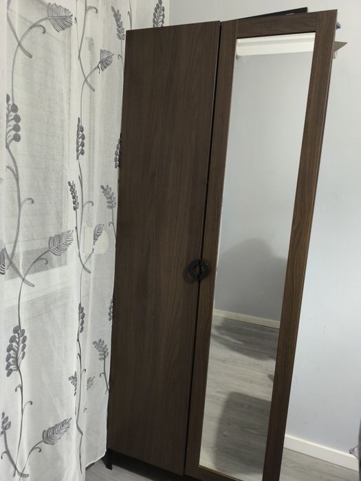 Guarda Roupa usado como novo