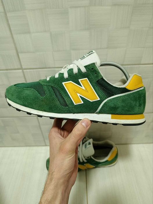 кроссовки  модель New Balance 373 размер 44