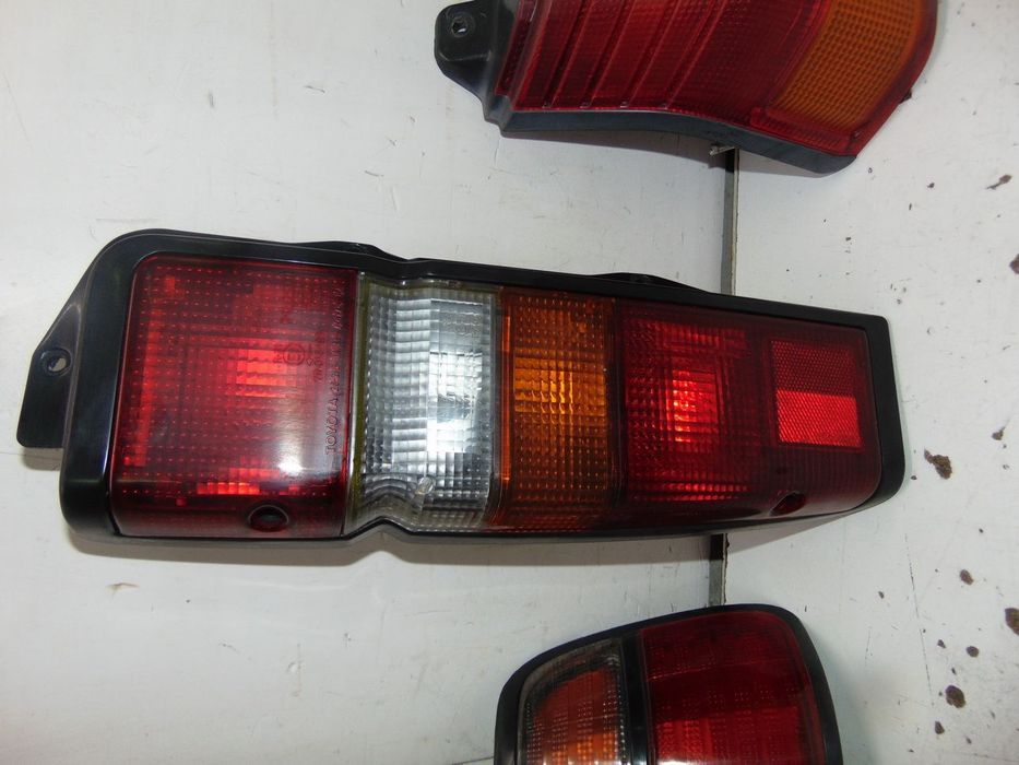 Toyota Hiace/Corolla farolins