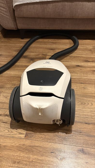 Odkurzacz electrolux silence pd82-alrg