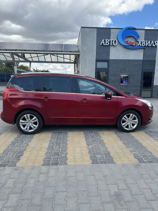 Peugeot 5008 , 7 мест