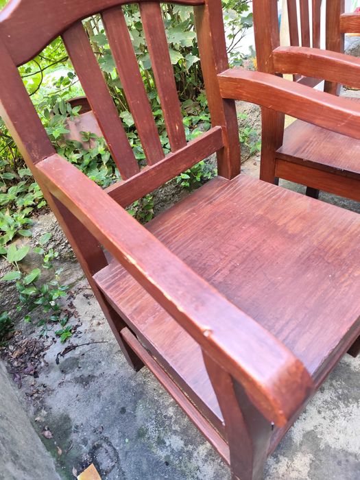 Lote de 4 cadeiras madeira robusta