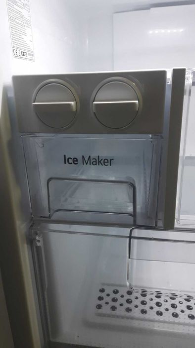 Морозильна камера LG GF5237PZJZ1