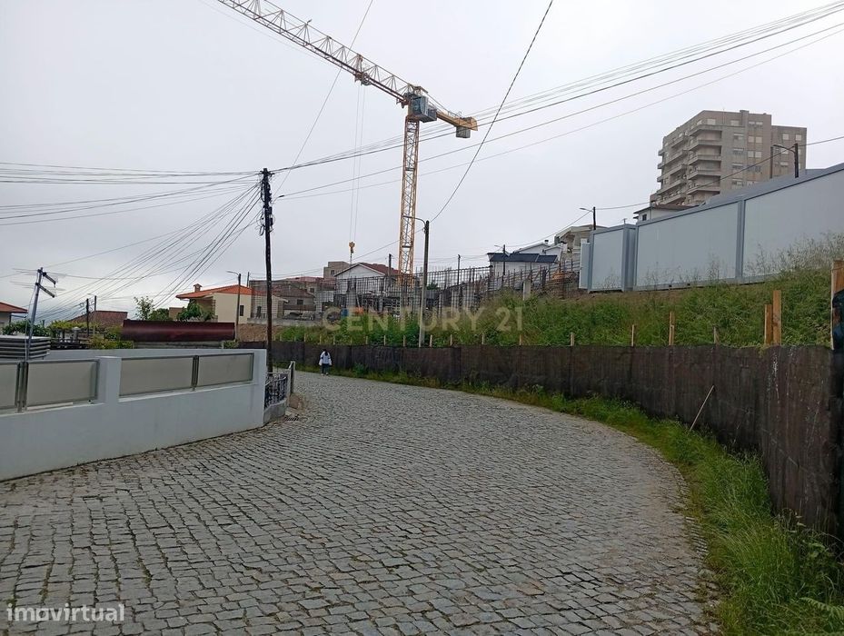 Apartamento T2 Rua Tapadinha em Marco de Canaveses (Piso 2- Fração L)