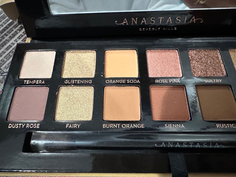 SOFT GLAM ANASTASIA nowa paleta cieni 100% oryginał w kartoniku