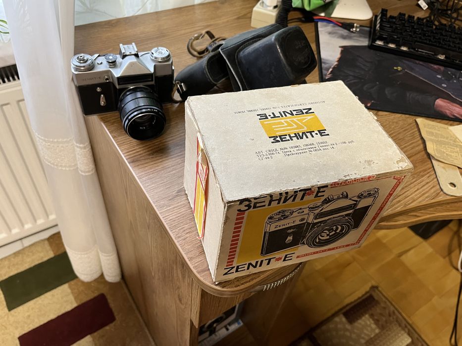 Продам фотоаппарат Зенит Е.