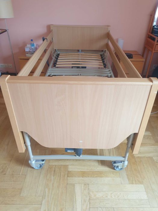 Łóżko rehabilitacyjne , elektryczne , szpitalne , medyczne