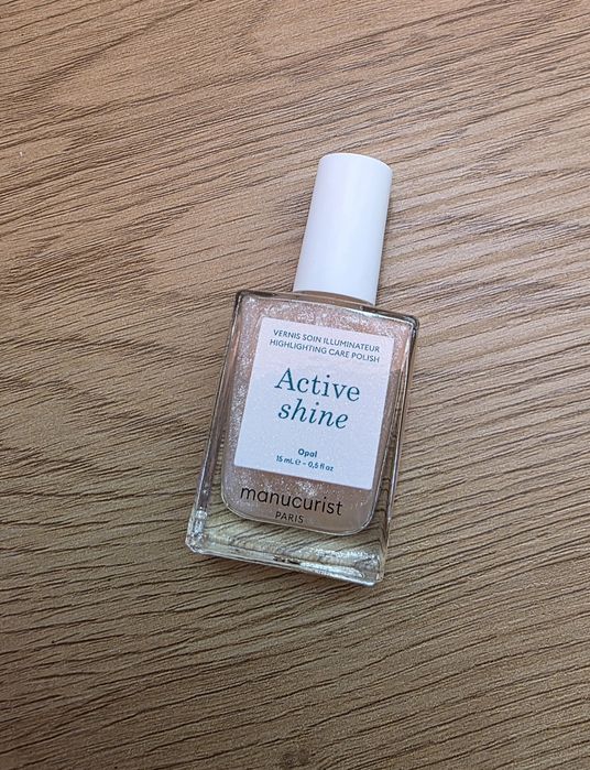 rozświetlający lakier-odżywka do paznokci Manucurist Active Shine w odcieniu Opal