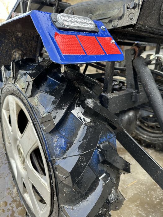 Міні трактор.