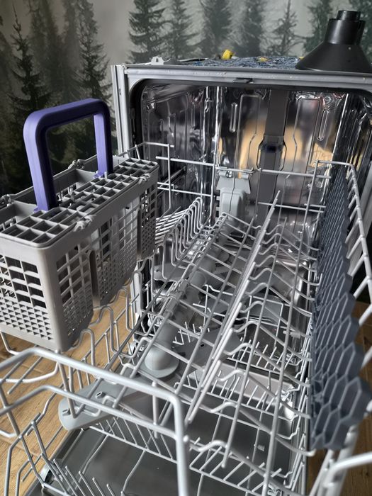 Посудомийна машина Beko DIS35021 — майже нова, ідеальний стан