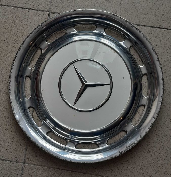 Antigo Tampão de Roda "Mercedes"