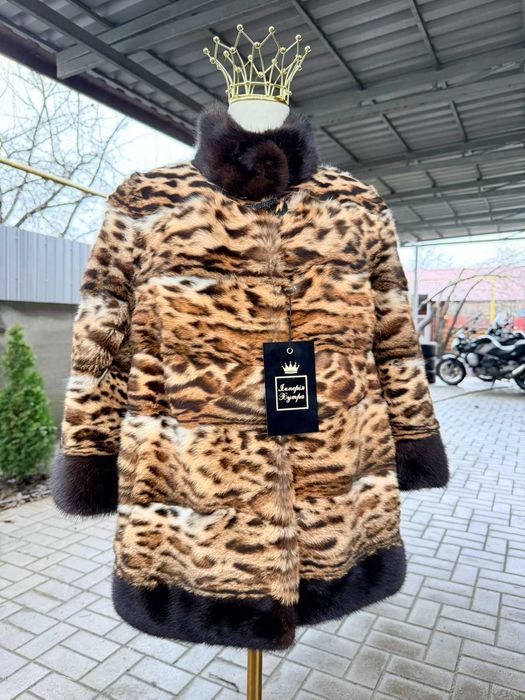 Шикарна шуба , із хутра оцелота , леопарда , та норки