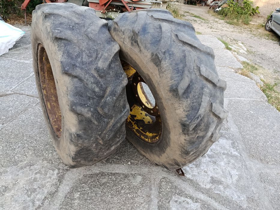 Pneus Goodyear 13.6 R24