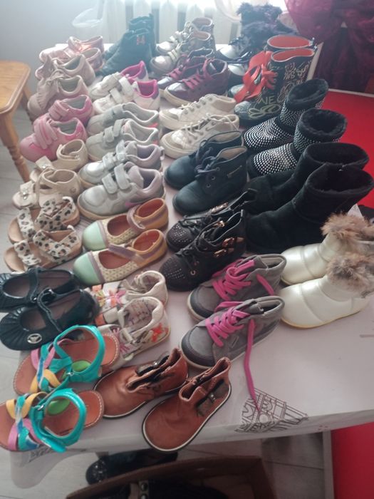 Взуття для дівчаток