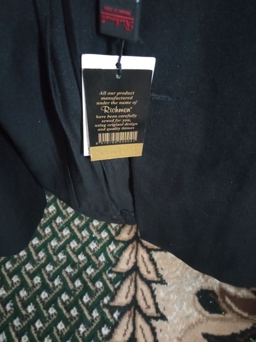 Костюми чоловічі класичні і підліткові