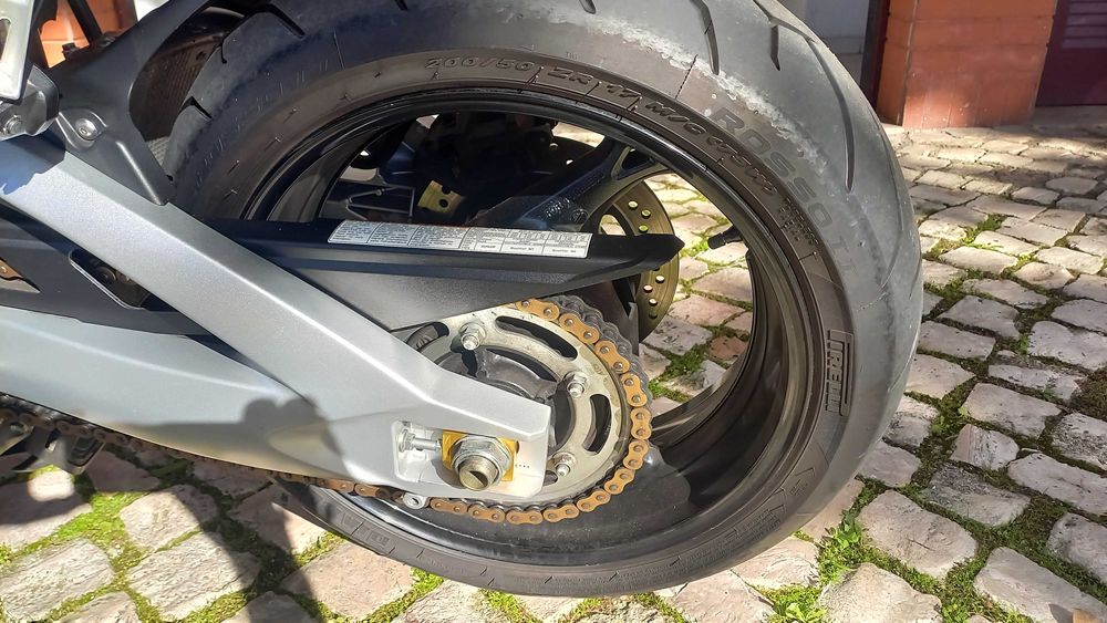 Suzuki 1300 B-King 185cv - Nacional