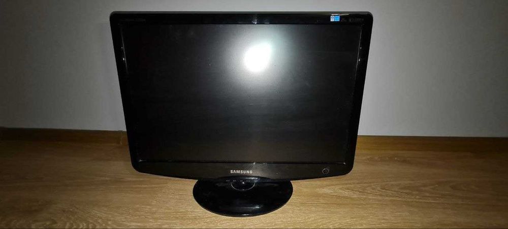 Монитор Samsung 2232BW