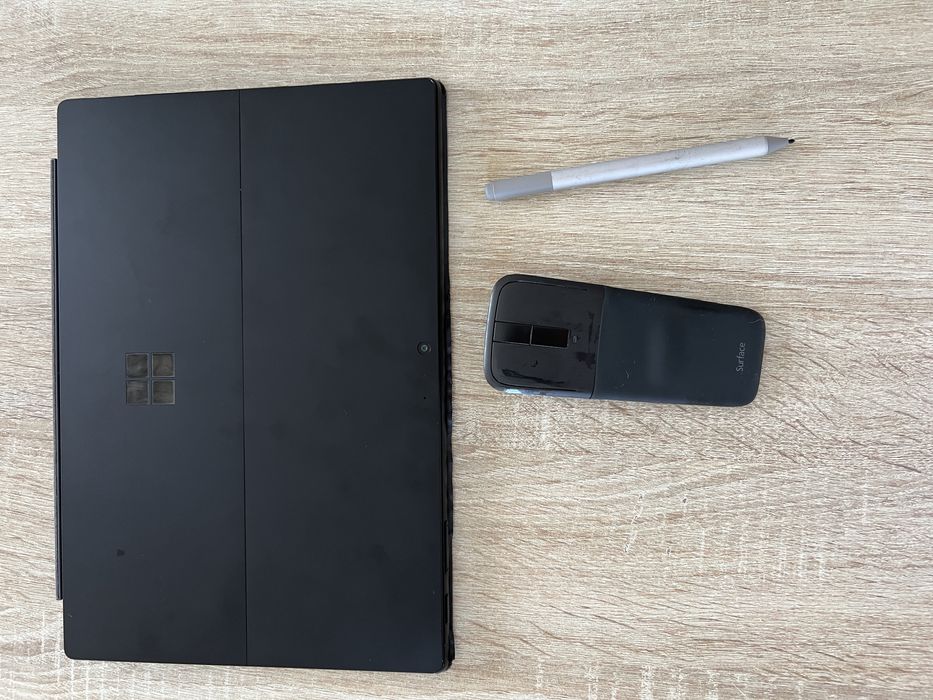 Surface pro 6 com acessórios