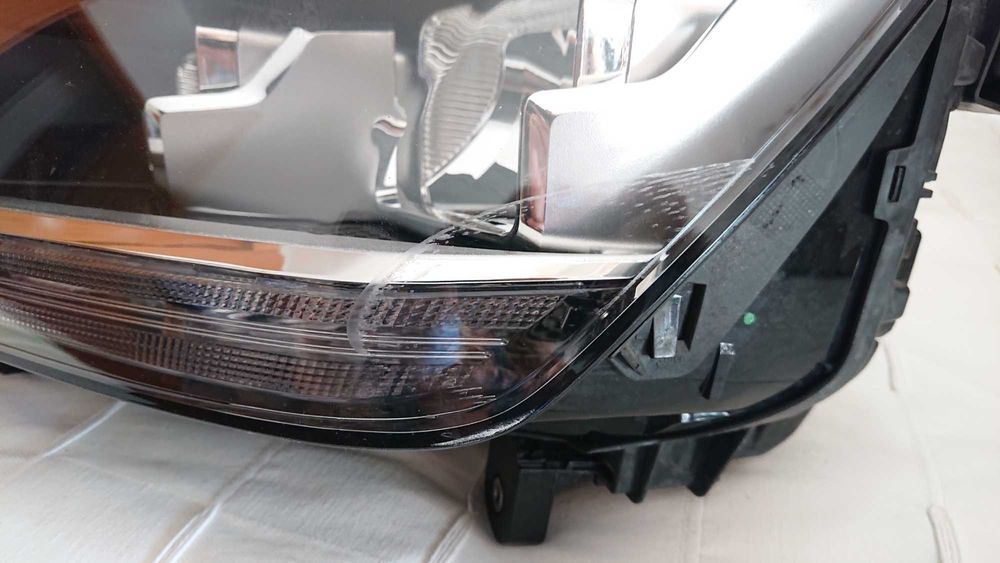 Optica Halogénio Audi Q2 (2018) - 81A 941 003
