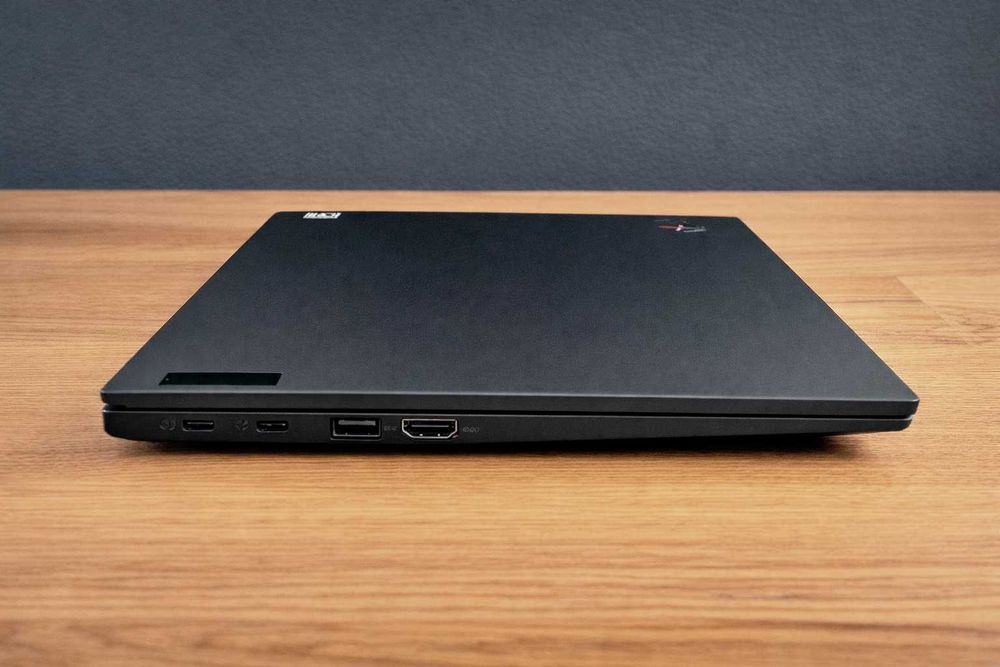 Сенсорний ноутбук 14" Lenovo ThinkPad X1 Carbon Gen 10 Intel Core i5-1245U 16Gb RAM 256Gb SSD NVMe FullHD IPS