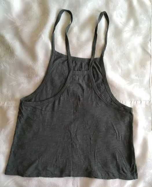 Szary top w cekiny