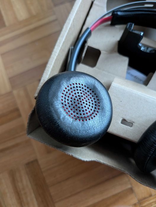 Headset Plantronics Voyager Focus UC - com Base e Caixa Original