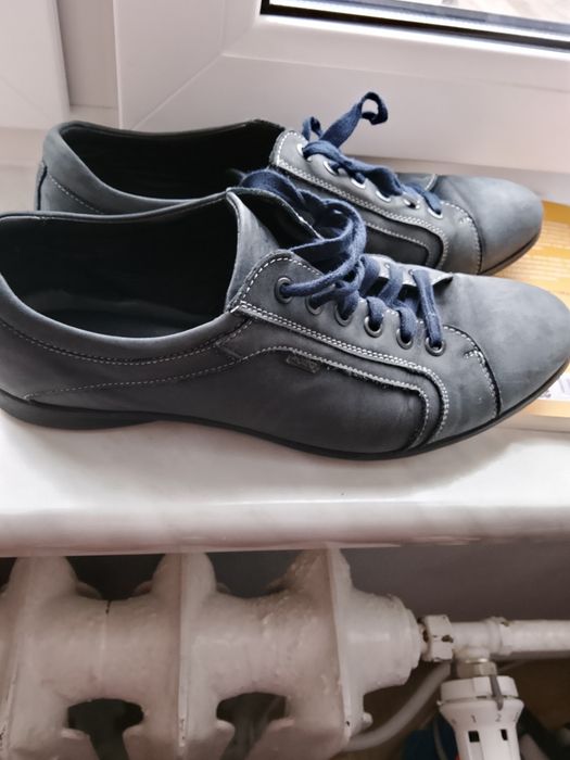 Sprzedam buty KAZAR rozmiar 42