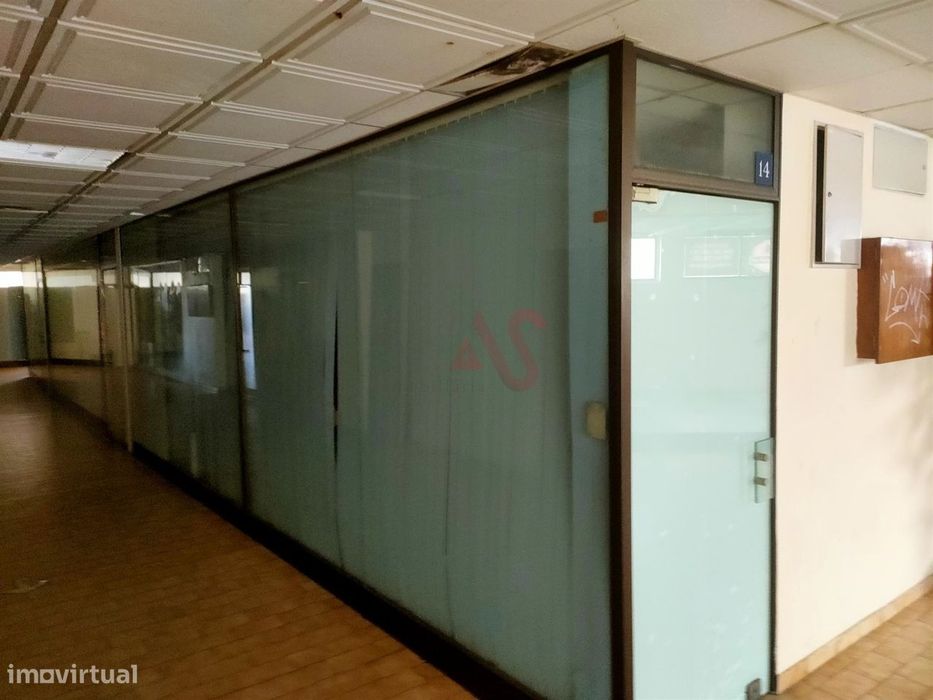 Loja de 31,30 m² no Edifício Varandas do Mar em Albufeira