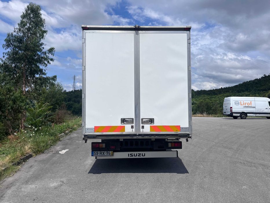Isuzu Forward F110.210