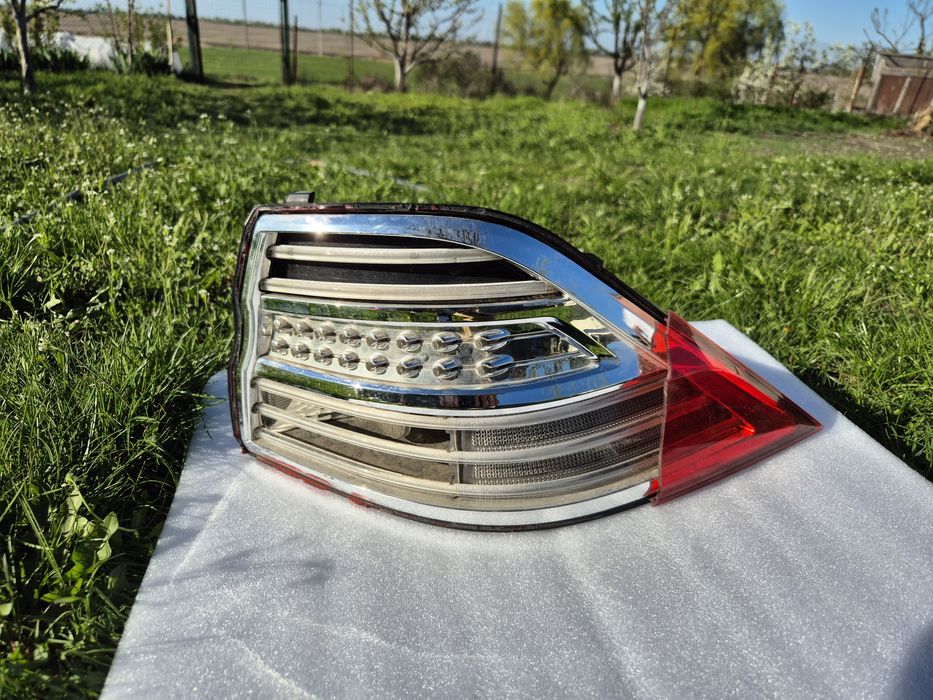 Задній ліхтар праві w166 ml350