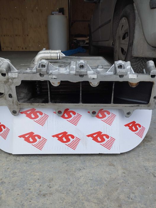 Kolektor ssący 04L129766BL