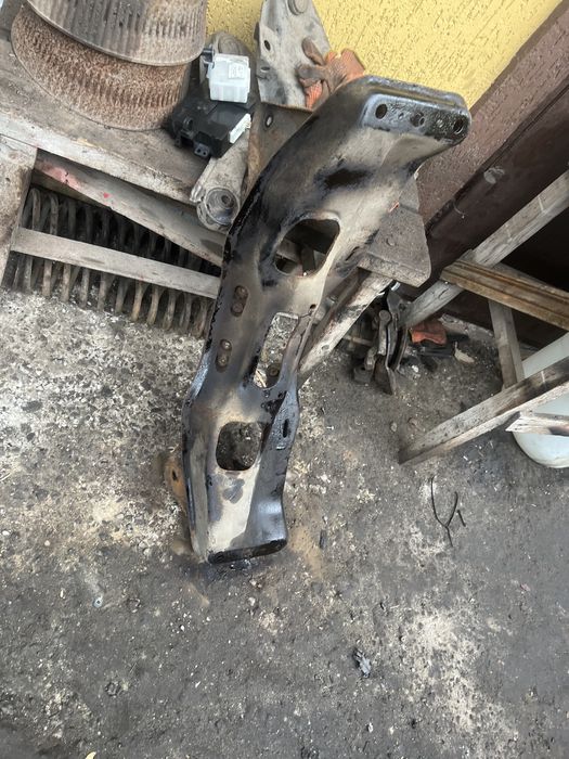 Подрамник балка перед Субару легаси subaru legacy год 04