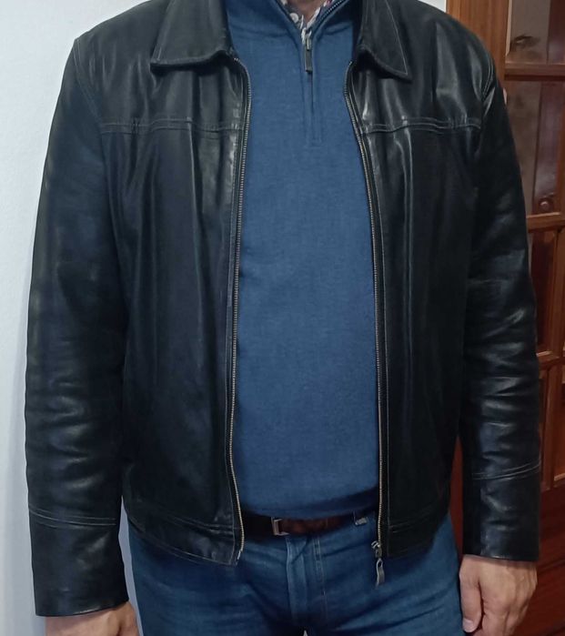 Casado pele preto homem