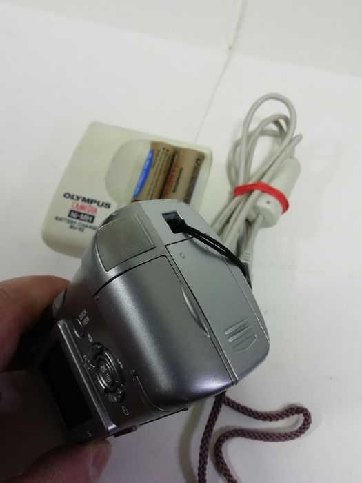 Фотоаппарат Olympus С310 Zoom      Sony