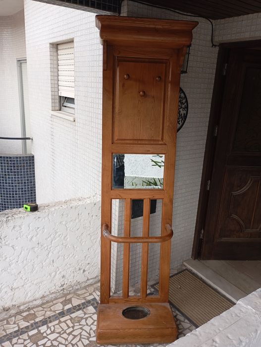 Móvel bengaleiro em madeira maciça