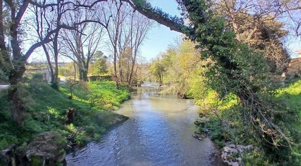 Terreno 241 m² Milheiros – Maia | Moradia 2 Pisos |