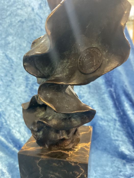 Escultura bronze altura 32 cm    Mais anúncios abaixo