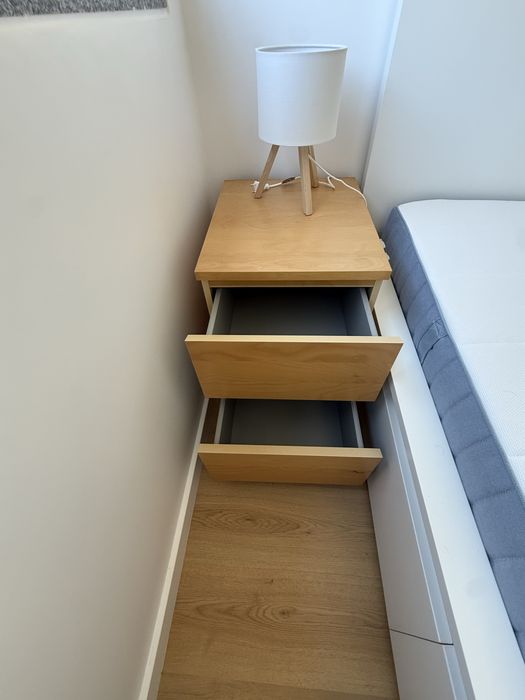 2 mesas de cabeceira MALM