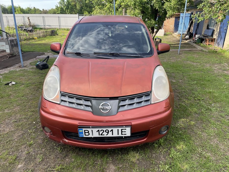Нісан ноте 1.6 автомат