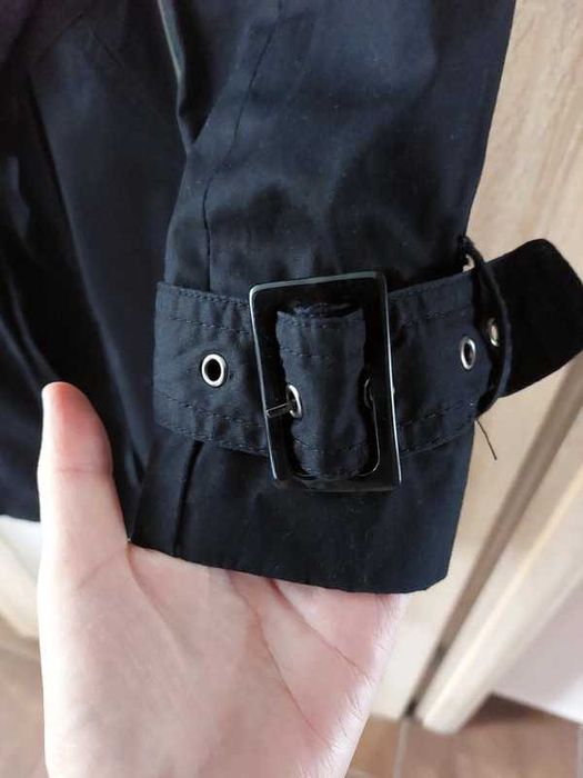 Reservwd czarny trencz roz. 38