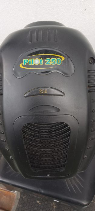 Ruchome głowy Pilot 250